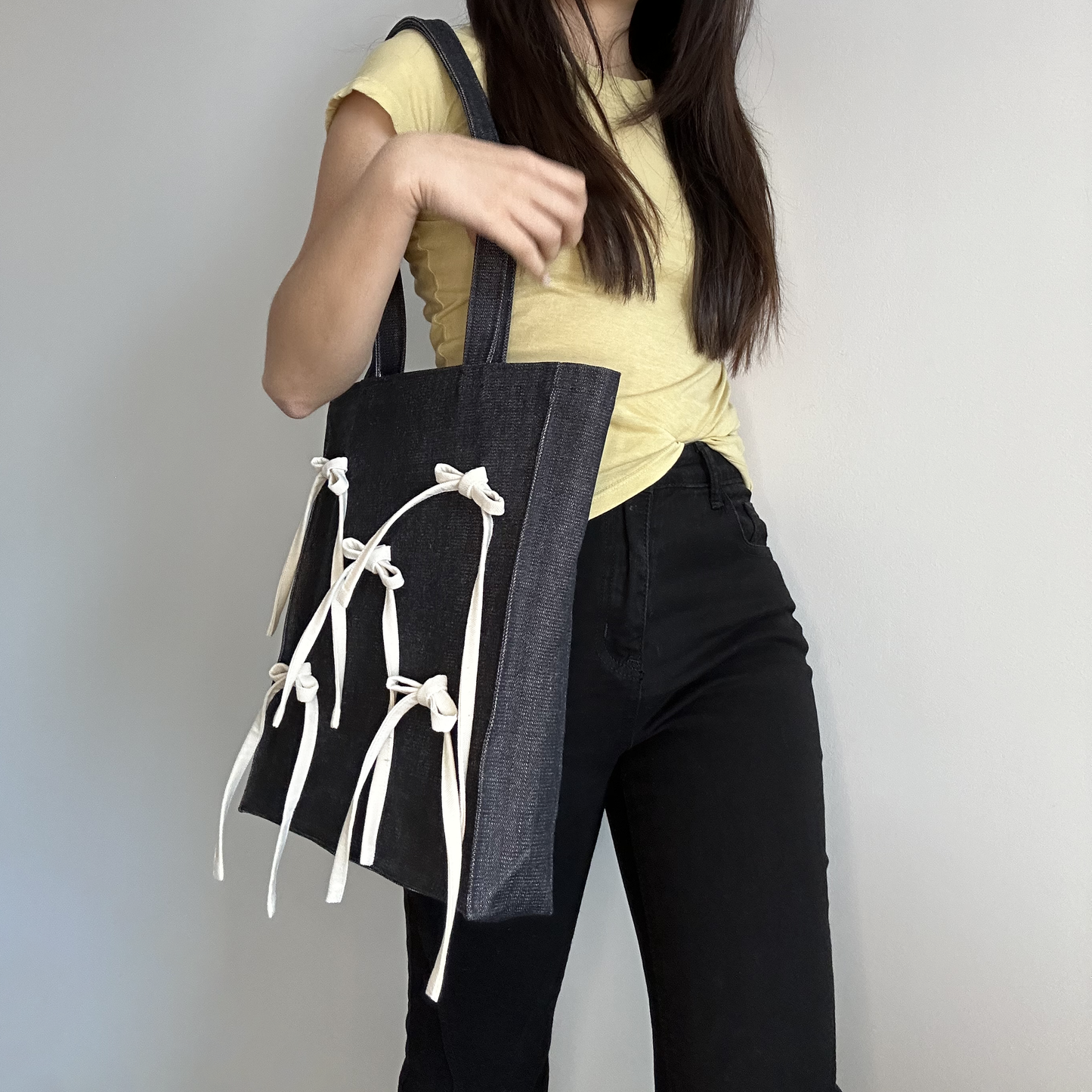 TOTE WITH CREAM BOWS