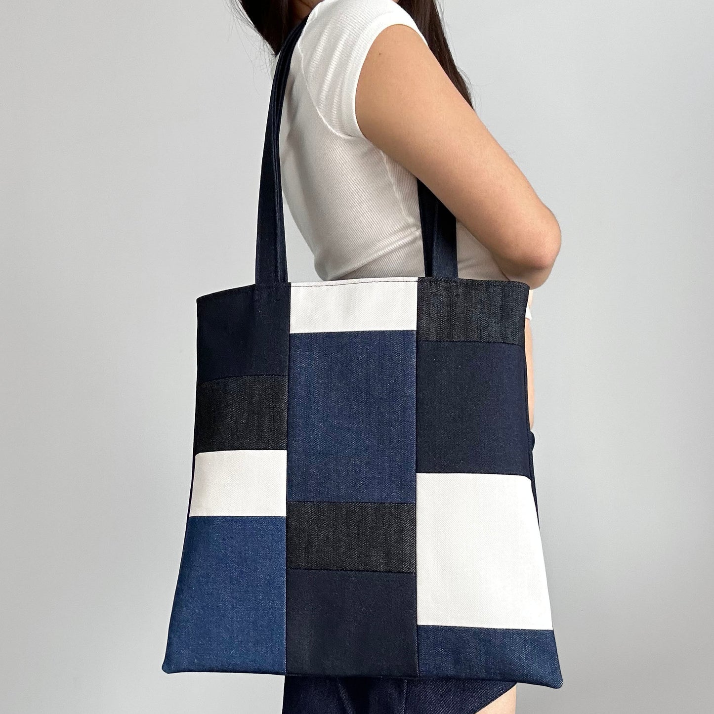 COLOR BLOCK TOTE