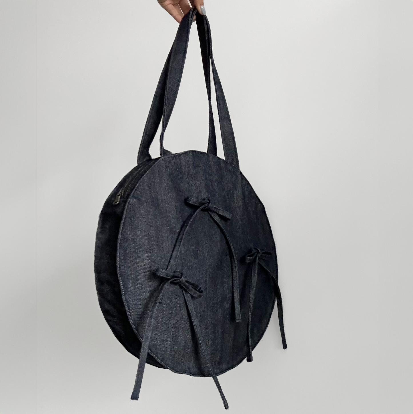CIRCLE BAG WITH BOWS