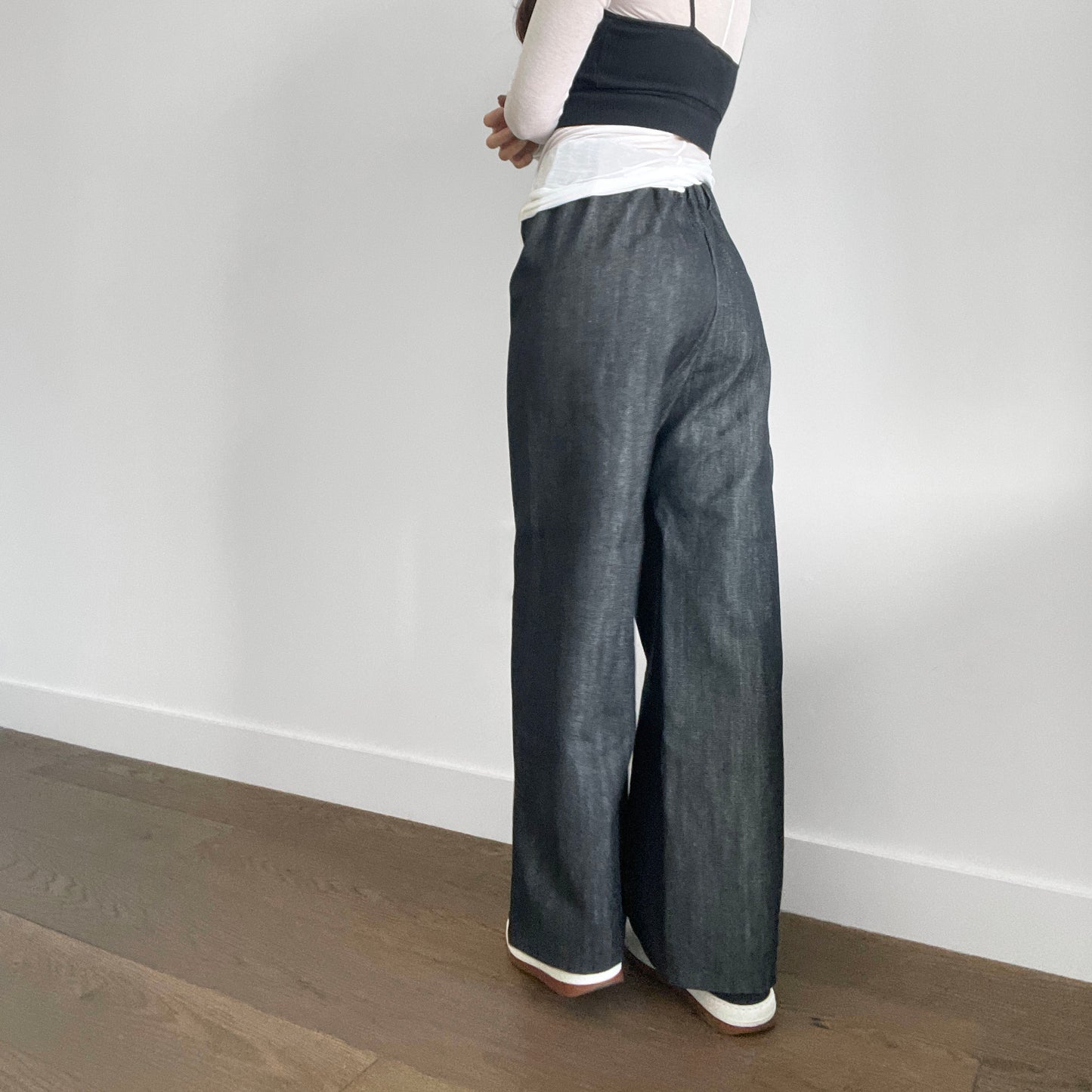 ONE HOLE PANTS IN CHARCOAL