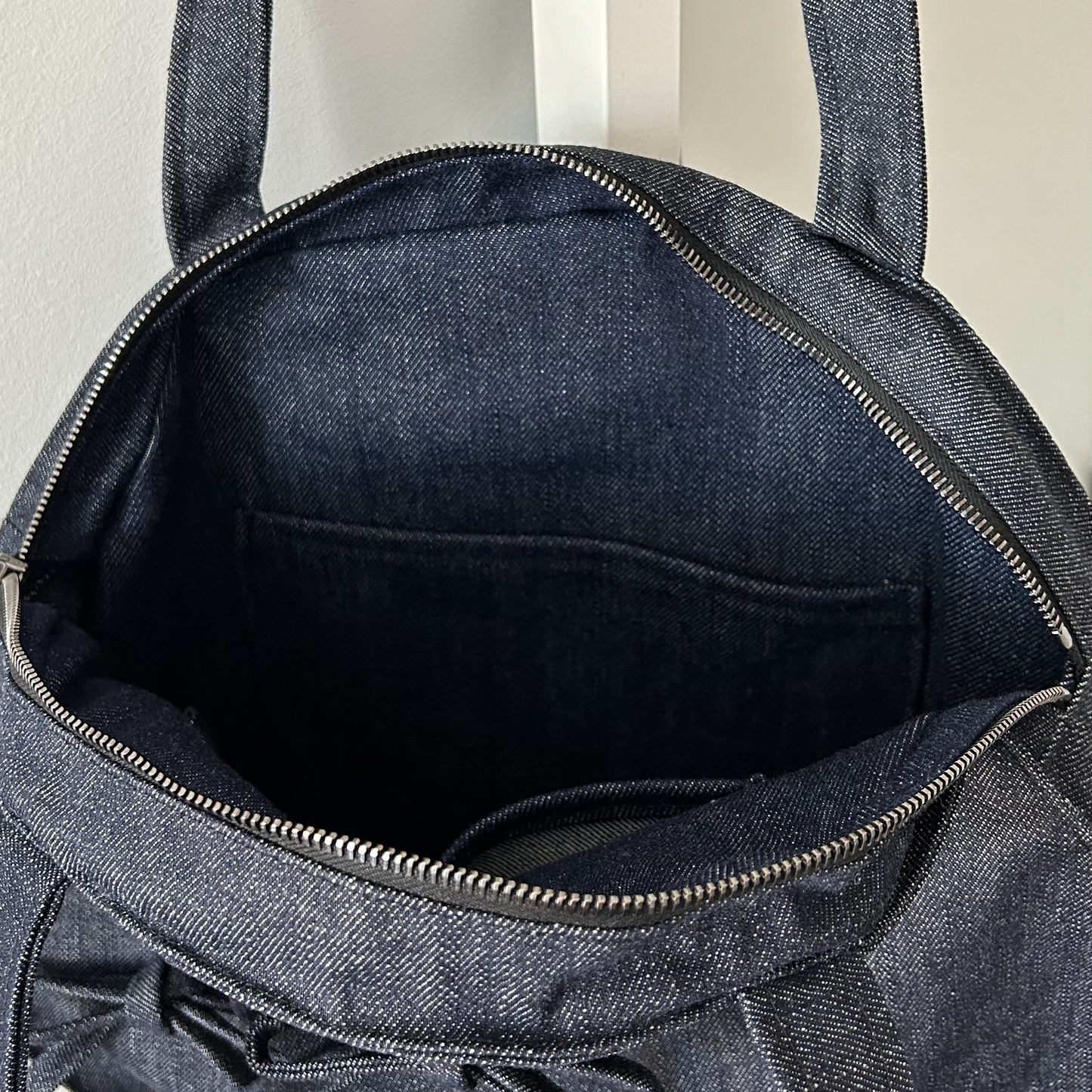 CIRCLE BAG WITH BOWS